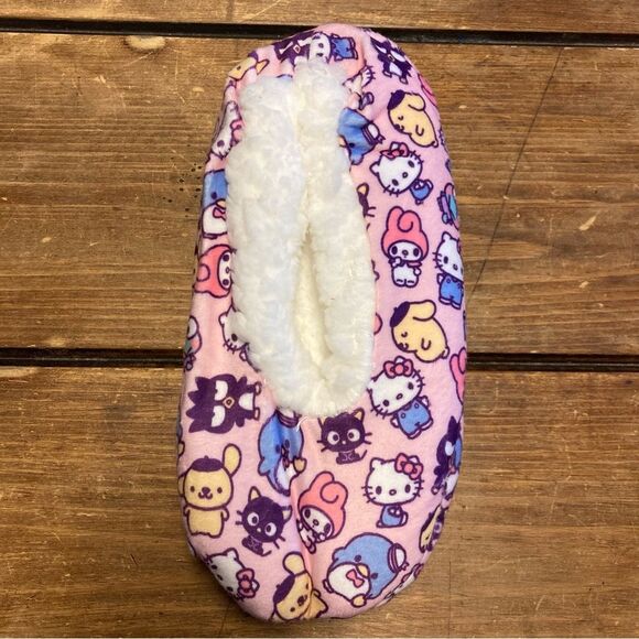 Hello Kitty and Friends Sanrio Fuzzy Babba Cozy’s Slipper Socks Pink Purple NWT - Picture 4 of 6